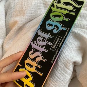 Kay von d pastel goth palette excellent condition
